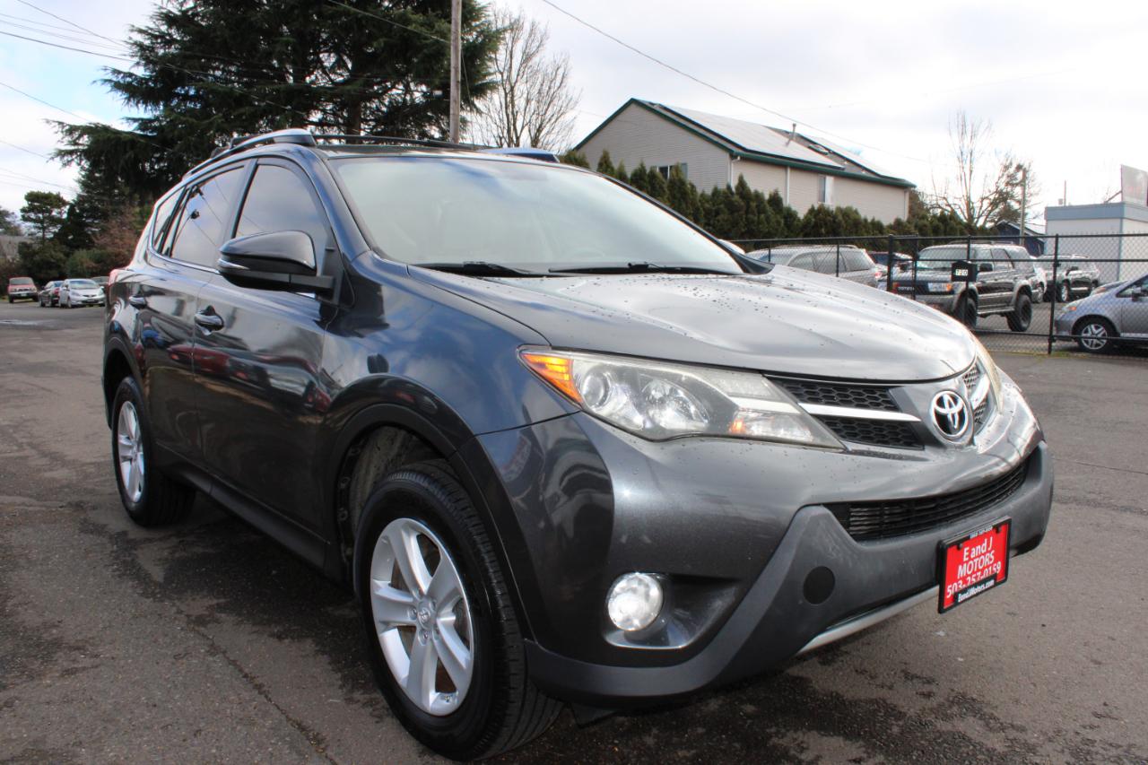 Toyota RAV4 AWD 4dr XLE (Natl) 2014