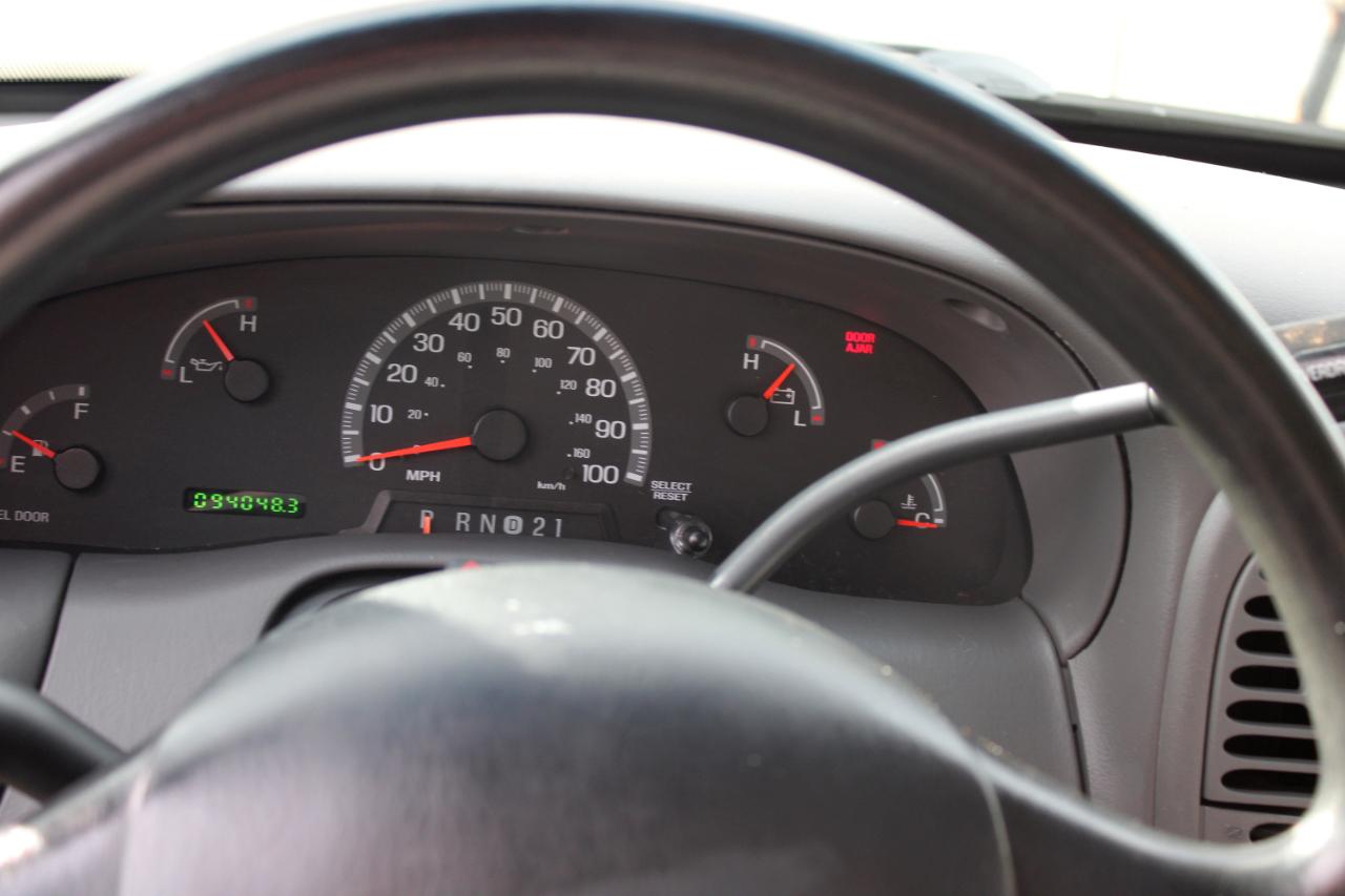 Ford F-150 Reg Cab 120" 4WD XL 2001