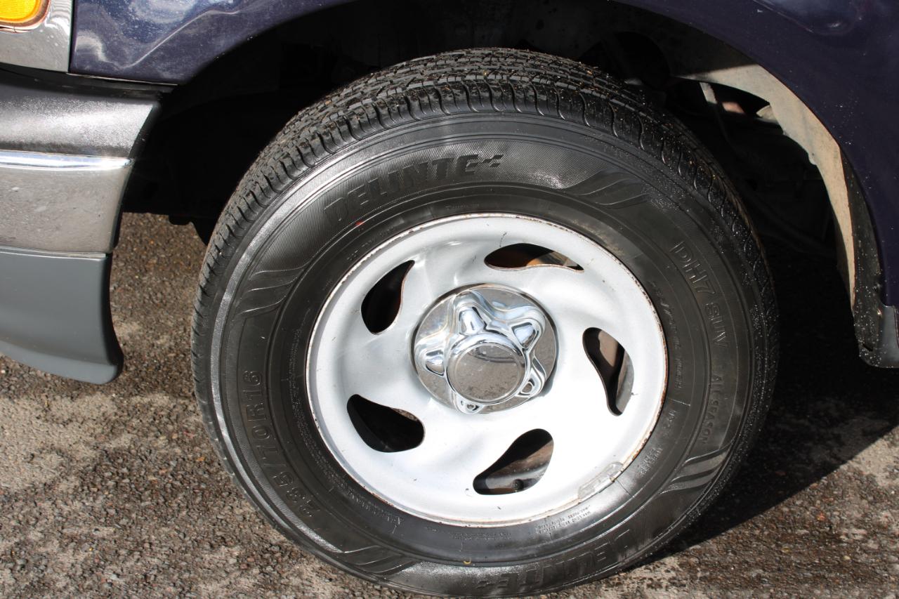 Ford F-150 Reg Cab 120" 4WD XL 2001