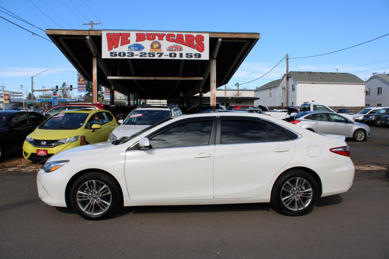 Toyota Camry 4dr Sdn I4 Auto XLE (Natl) 2015