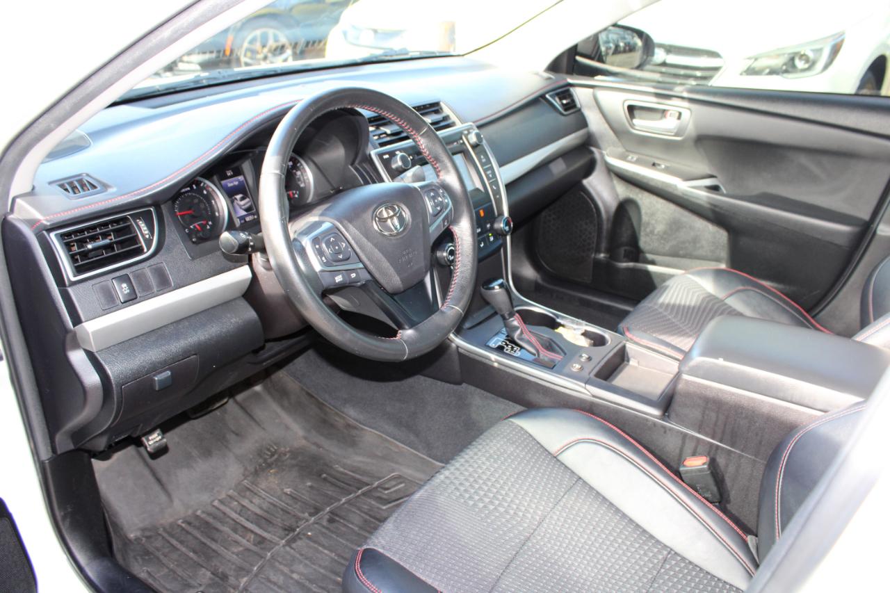 Toyota Camry 4dr Sdn I4 Auto XLE (Natl) 2015