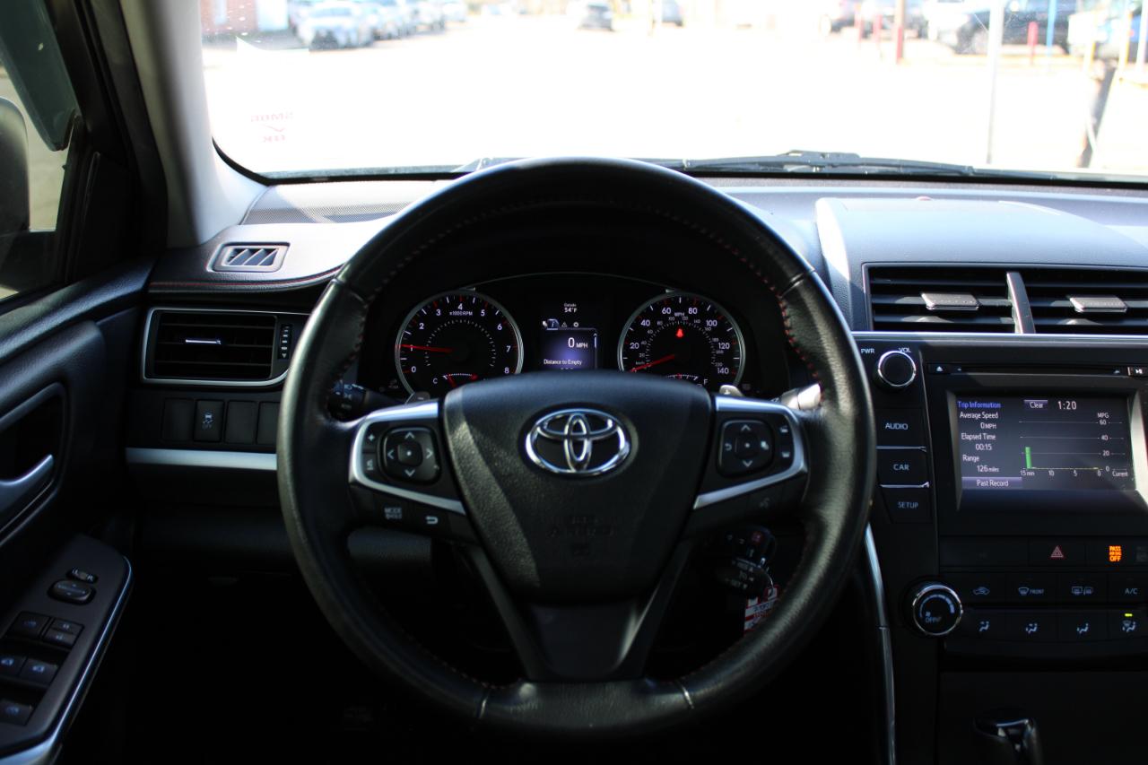 Toyota Camry 4dr Sdn I4 Auto XLE (Natl) 2015