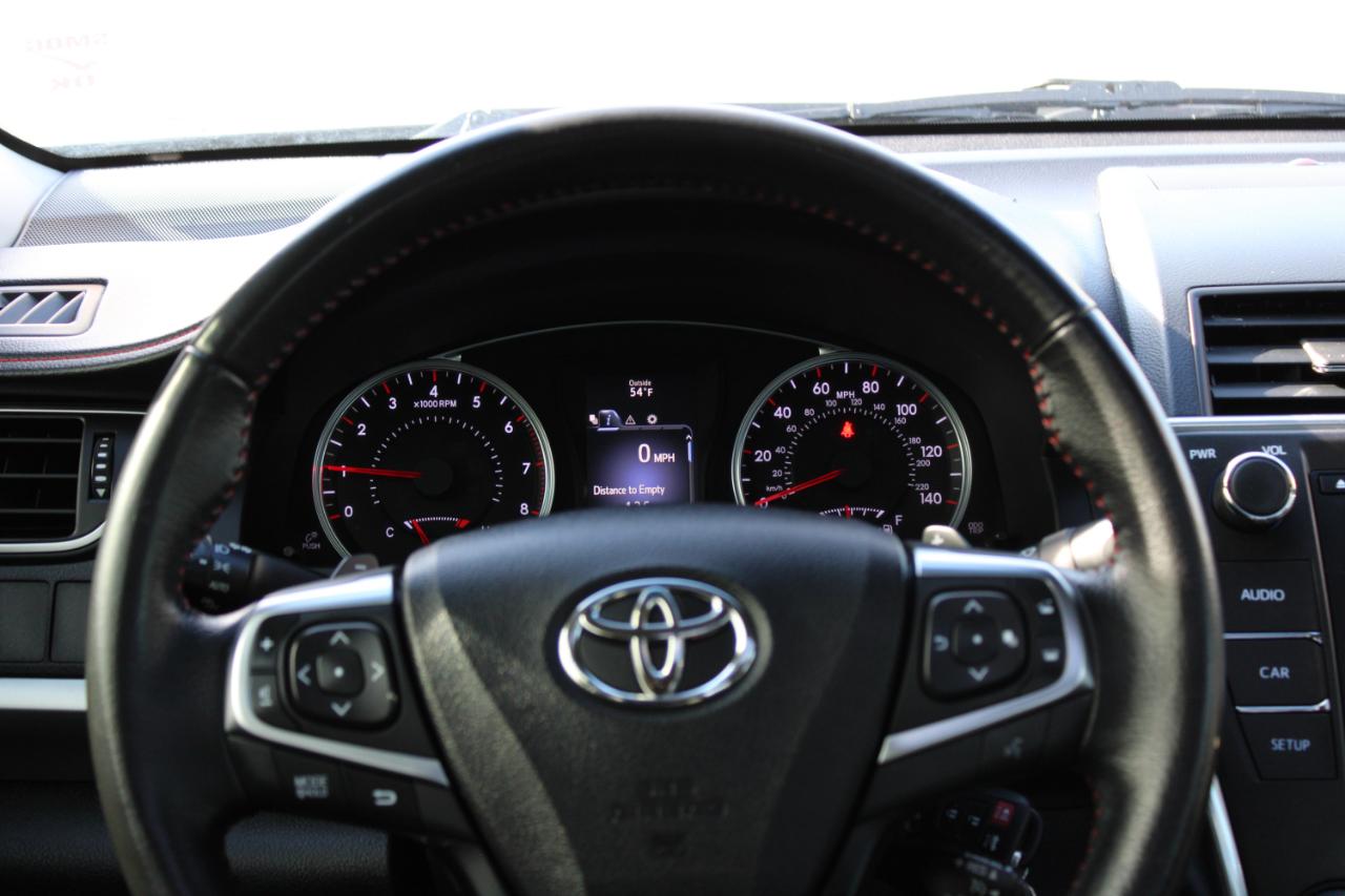 Toyota Camry 4dr Sdn I4 Auto XLE (Natl) 2015