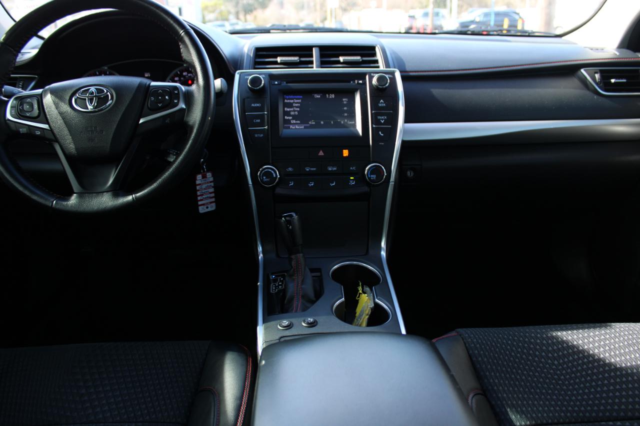 Toyota Camry 4dr Sdn I4 Auto XLE (Natl) 2015