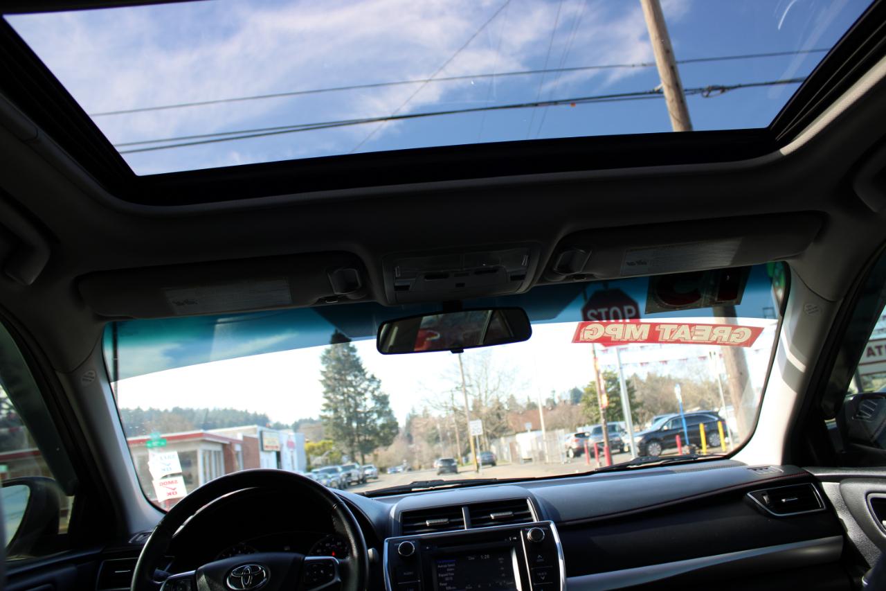 Toyota Camry 4dr Sdn I4 Auto XLE (Natl) 2015