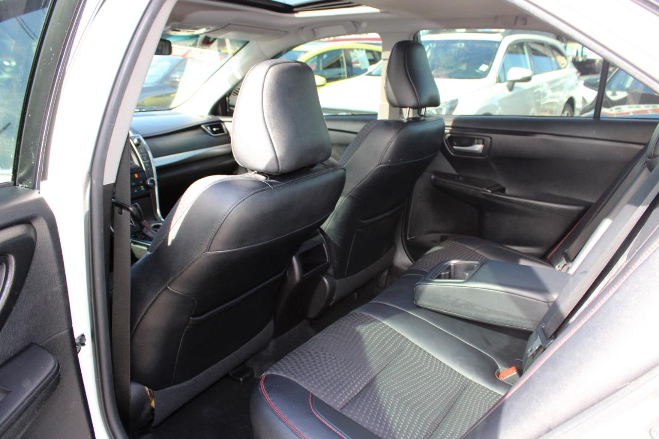 Toyota Camry 4dr Sdn I4 Auto XLE (Natl) 2015