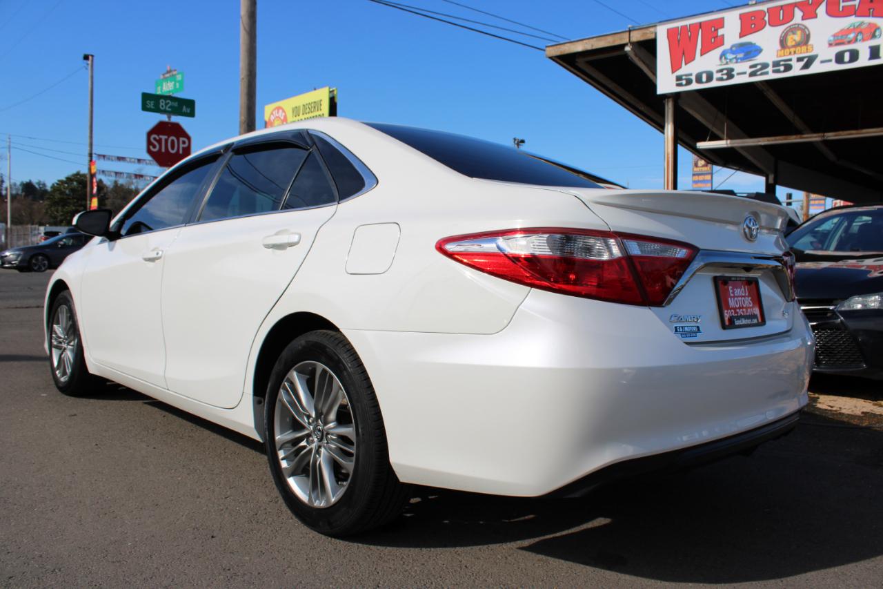 Toyota Camry 4dr Sdn I4 Auto XLE (Natl) 2015