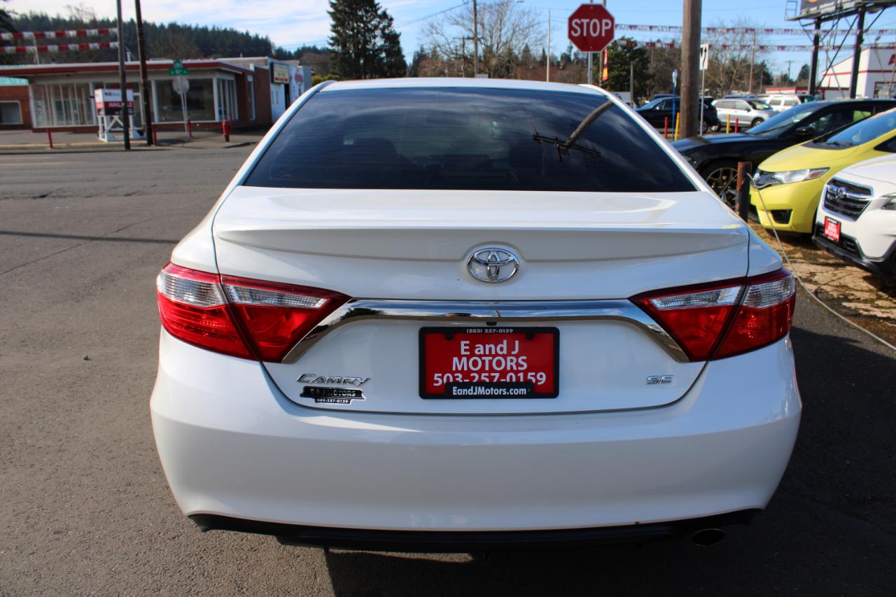 Toyota Camry 4dr Sdn I4 Auto XLE (Natl) 2015