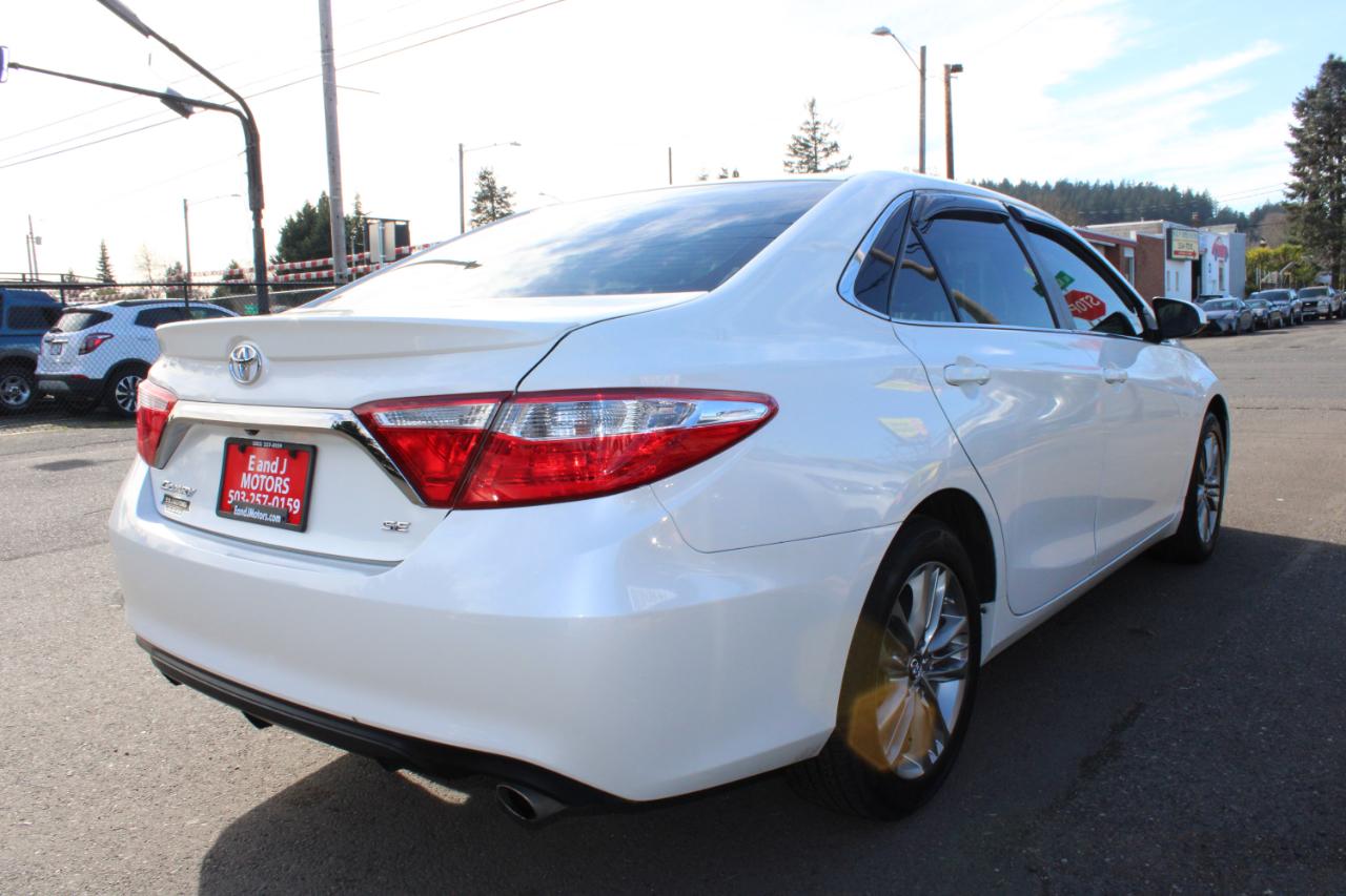 Toyota Camry 4dr Sdn I4 Auto XLE (Natl) 2015