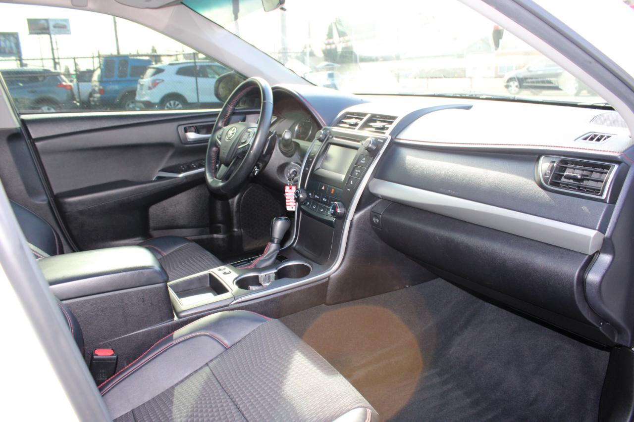 Toyota Camry 4dr Sdn I4 Auto XLE (Natl) 2015