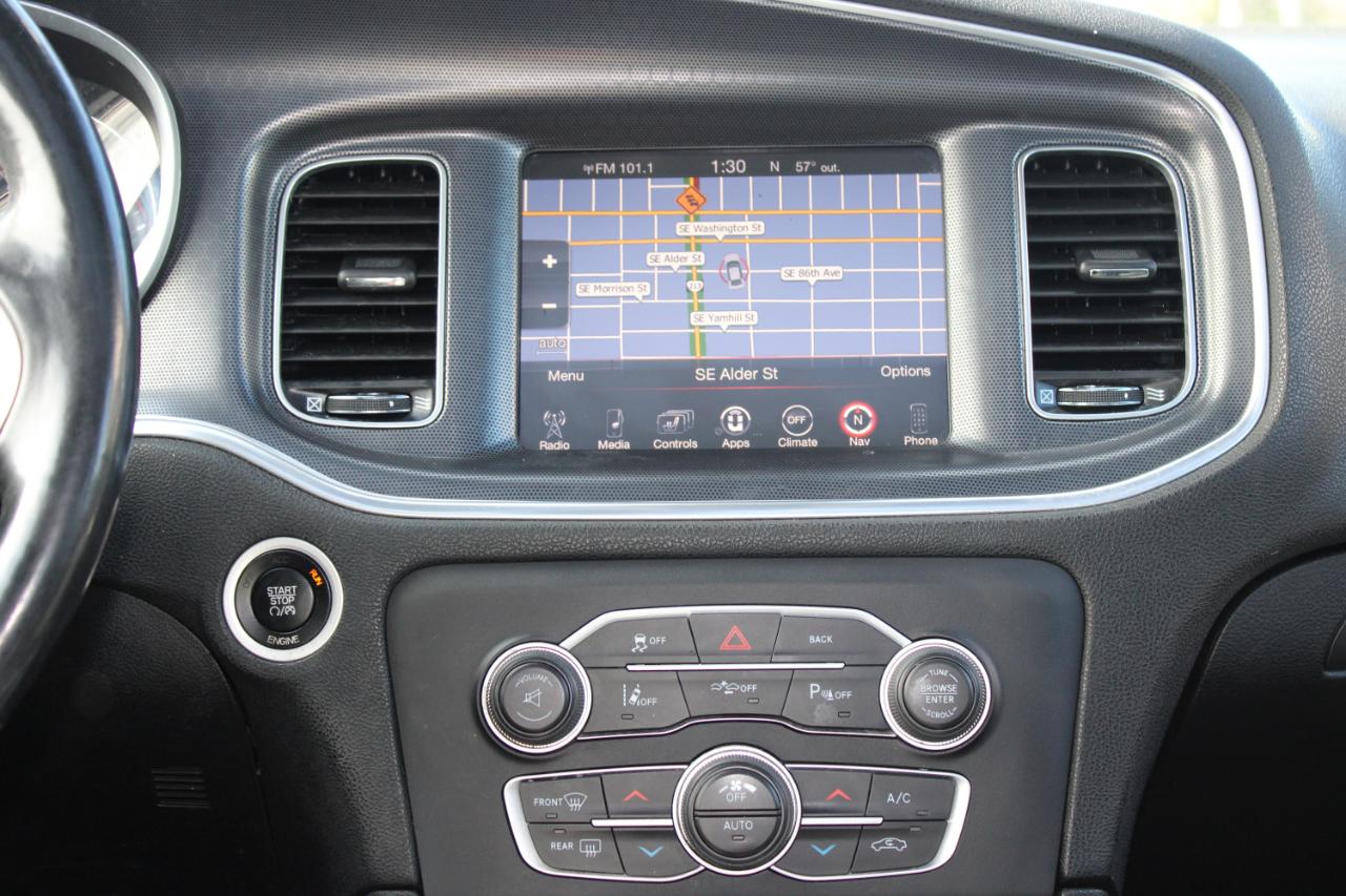 Dodge Charger 4dr Sdn SXT RWD 2015