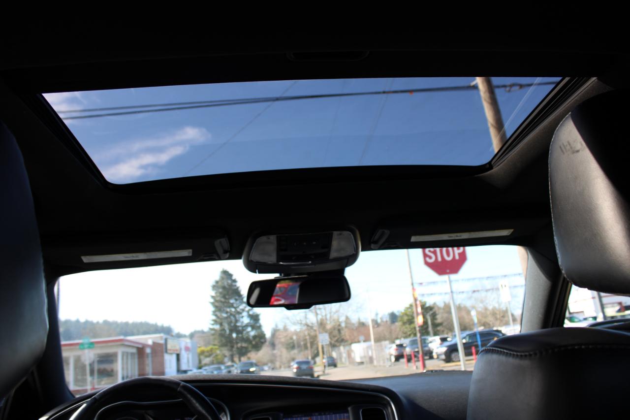 Dodge Charger 4dr Sdn SXT RWD 2015