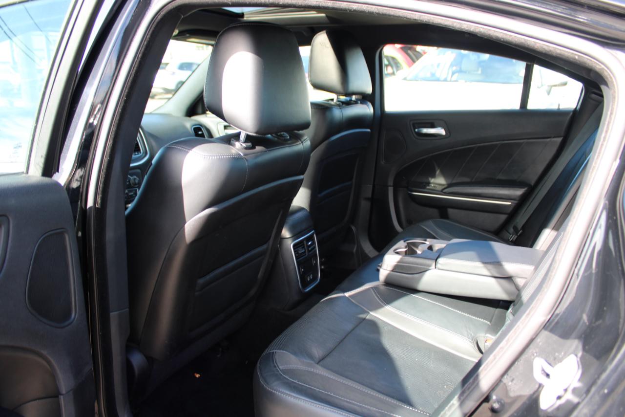 Dodge Charger 4dr Sdn SXT RWD 2015