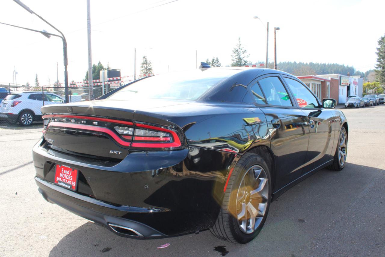 Dodge Charger 4dr Sdn SXT RWD 2015