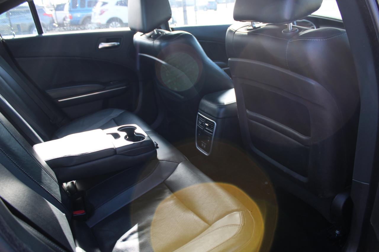 Dodge Charger 4dr Sdn SXT RWD 2015