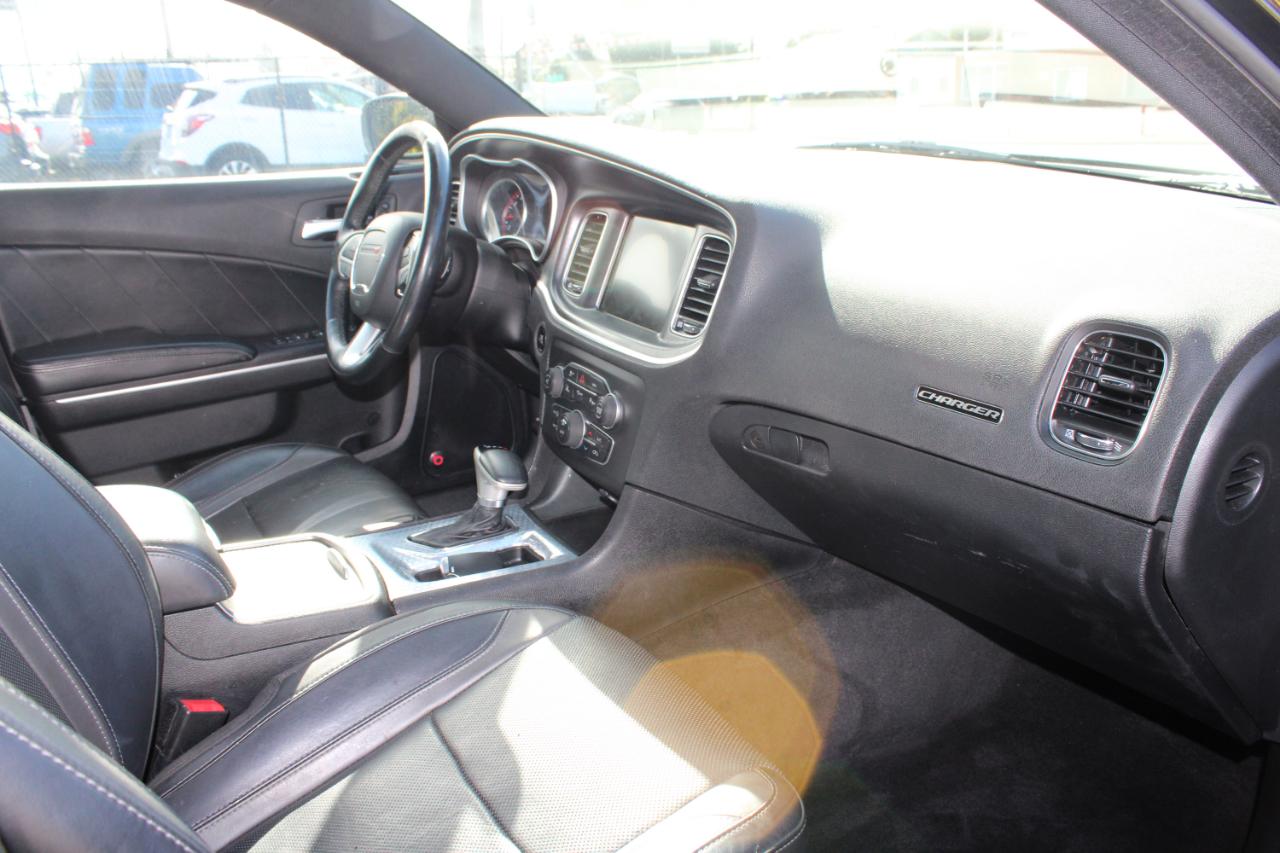 Dodge Charger 4dr Sdn SXT RWD 2015