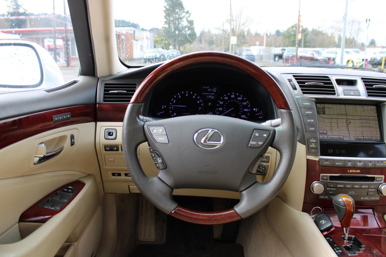 Lexus LS 460 4dr Sdn L RWD 2010