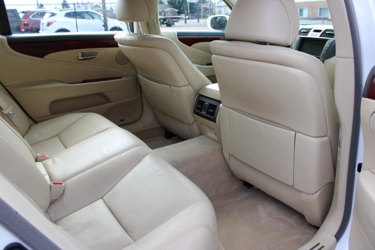 Lexus LS 460 4dr Sdn L RWD 2010