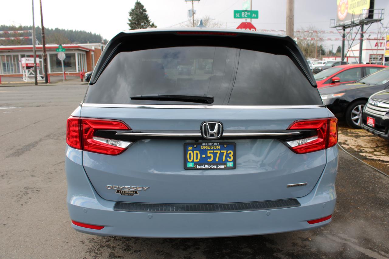 Honda Odyssey Touring Auto 2023