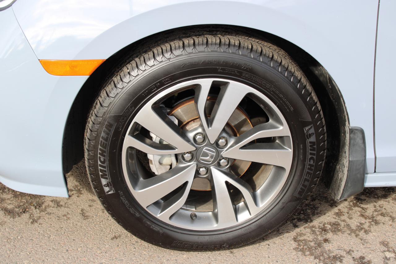 Honda Odyssey Touring Auto 2023