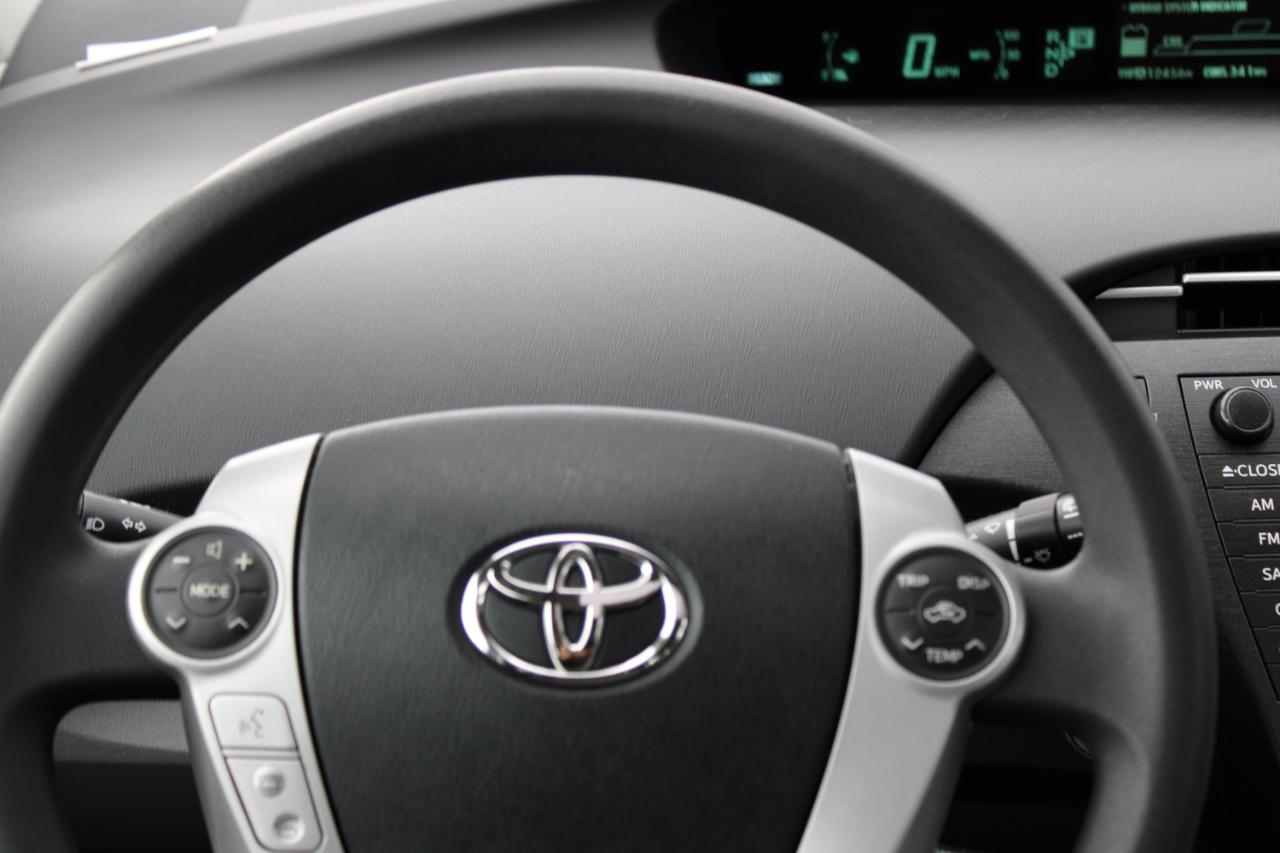 Toyota Prius 5dr HB III (Natl) 2011