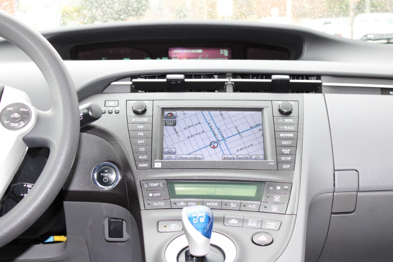 Toyota Prius 5dr HB III (Natl) 2011