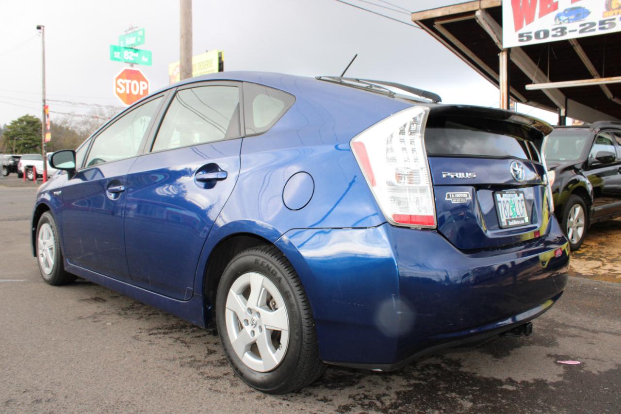 Toyota Prius 5dr HB III (Natl) 2011