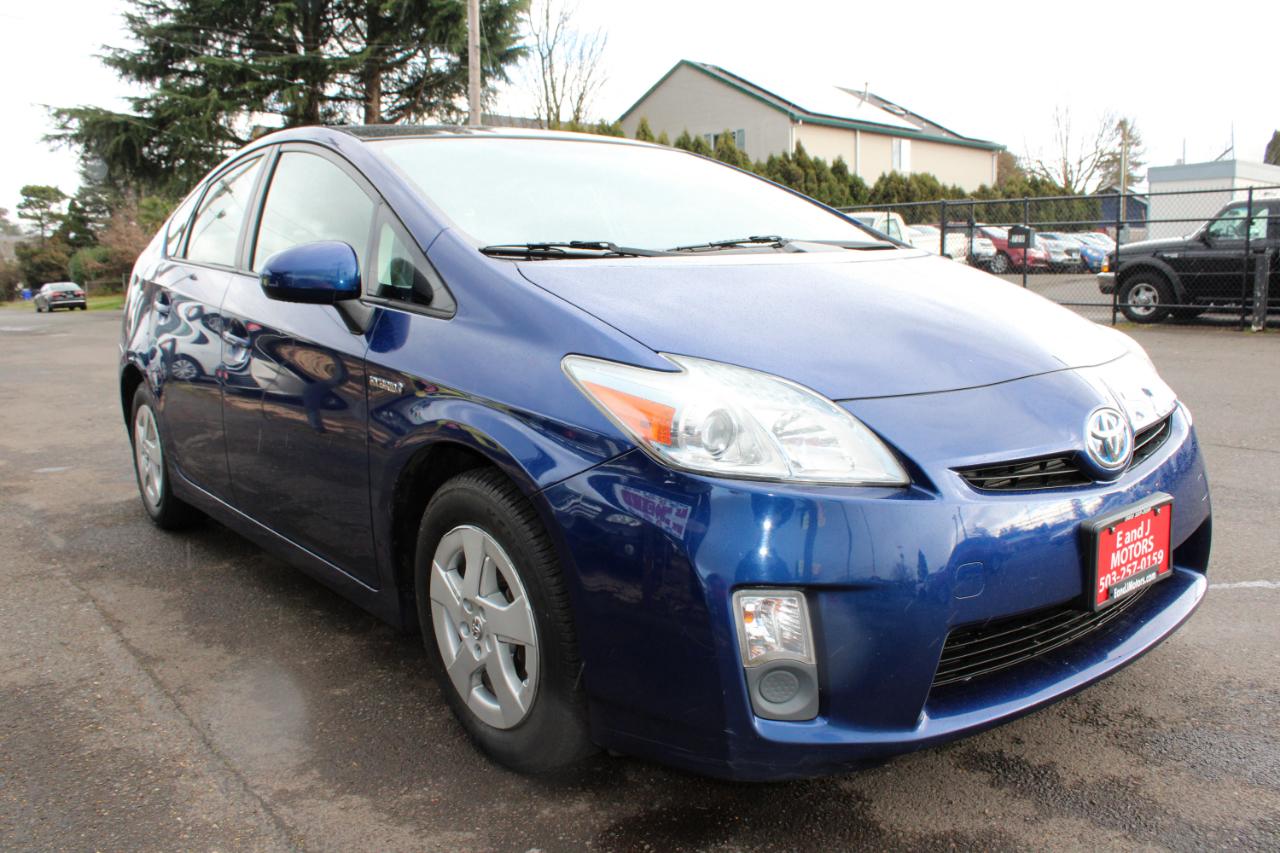Toyota Prius 5dr HB III (Natl) 2011
