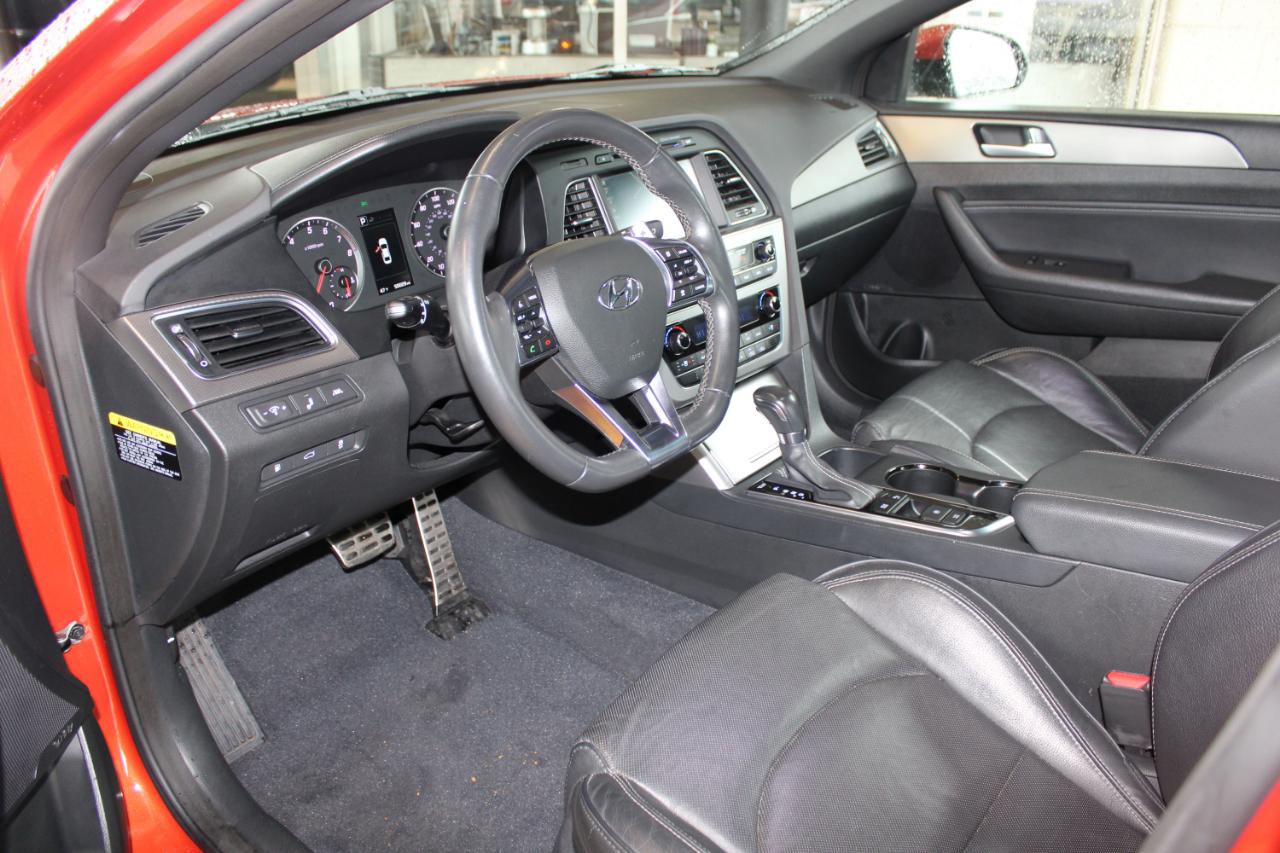 Hyundai Sonata 4dr Sdn 2.0T Limited w/Gray Accents 2015