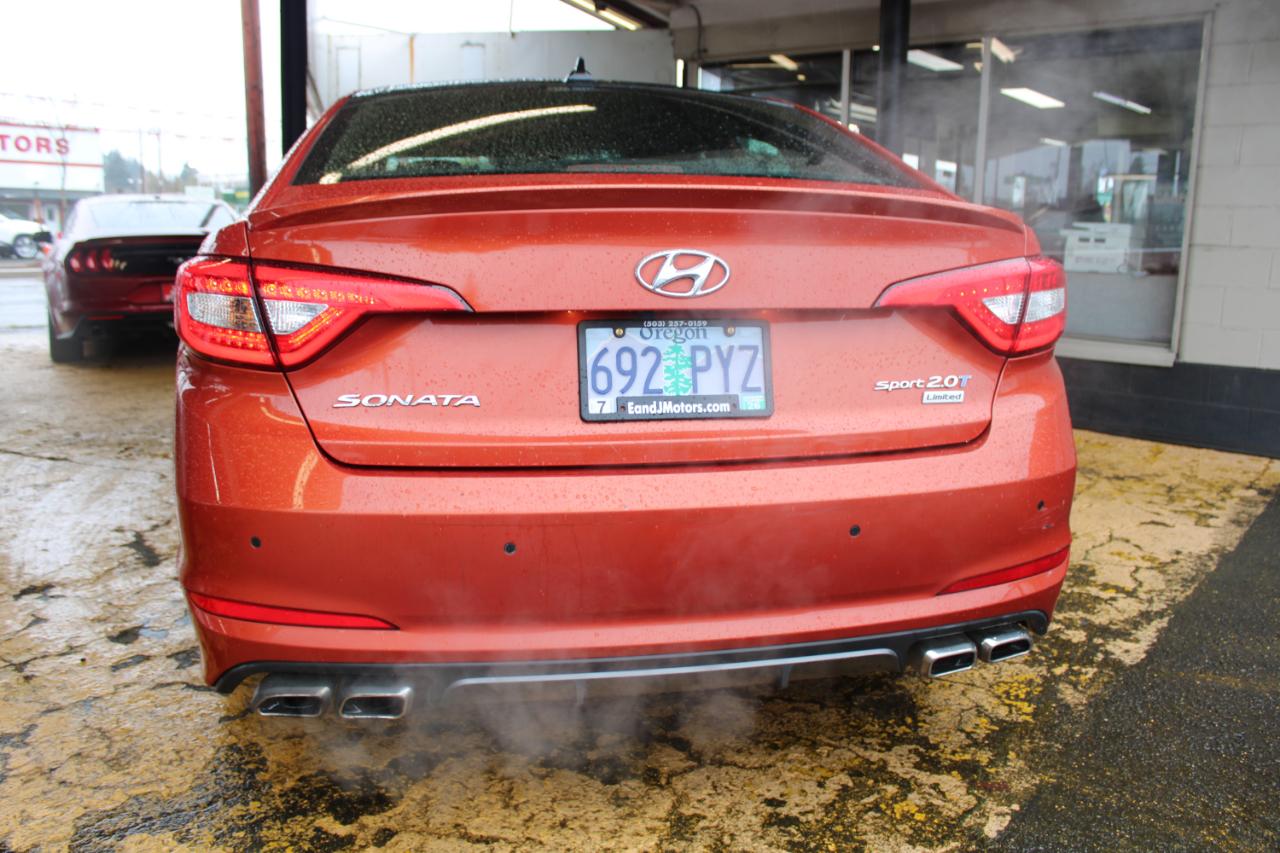 Hyundai Sonata 4dr Sdn 2.0T Limited w/Gray Accents 2015