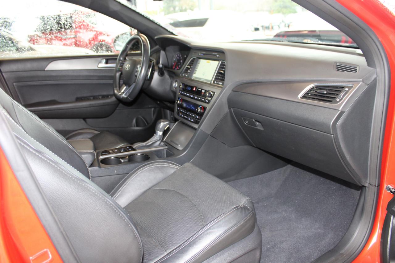 Hyundai Sonata 4dr Sdn 2.0T Limited w/Gray Accents 2015