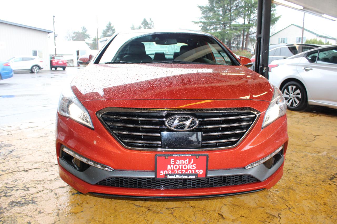 Hyundai Sonata 4dr Sdn 2.0T Limited w/Gray Accents 2015