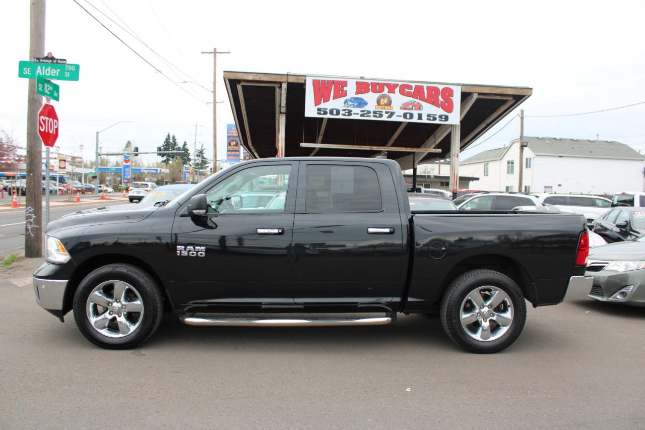 RAM 1500 Big Horn 4x2 Crew Cab 5'7" Box 2017