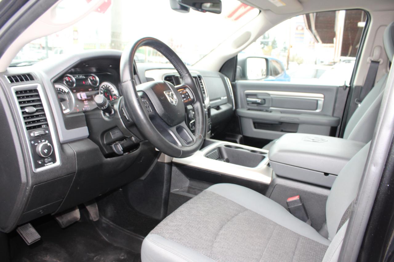 RAM 1500 Big Horn 4x2 Crew Cab 5'7" Box 2017