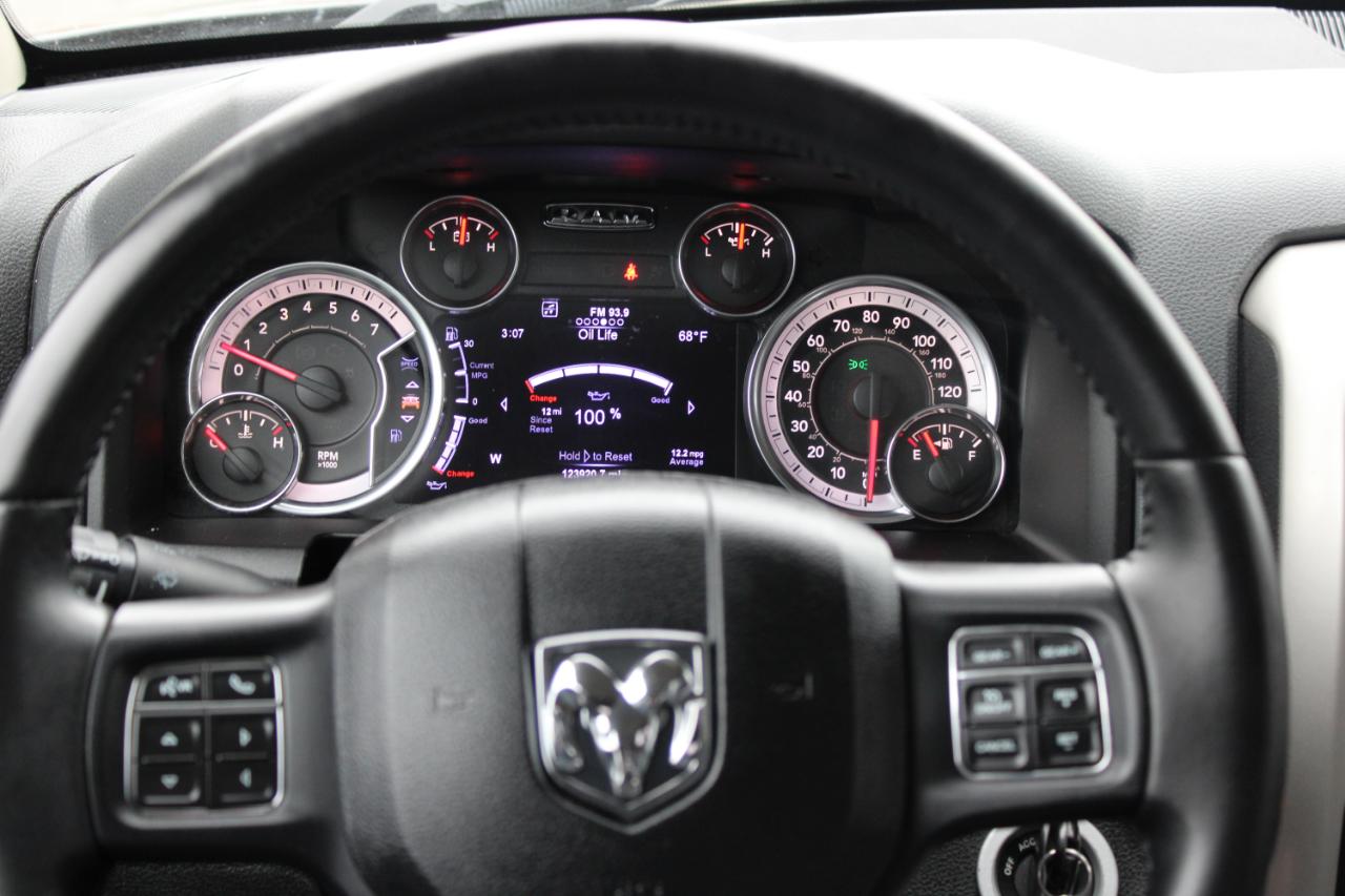 RAM 1500 Big Horn 4x2 Crew Cab 5'7" Box 2017