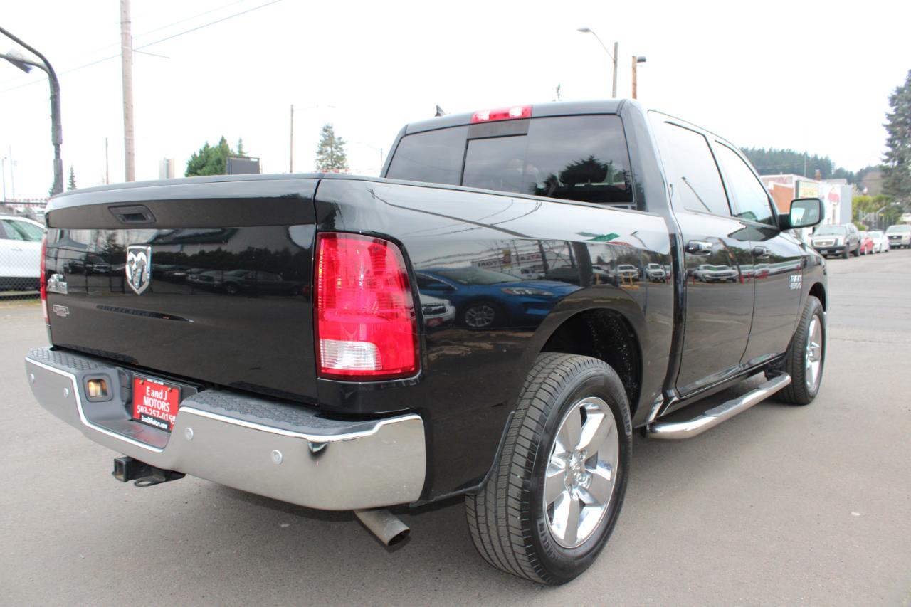 RAM 1500 Big Horn 4x2 Crew Cab 5'7" Box 2017