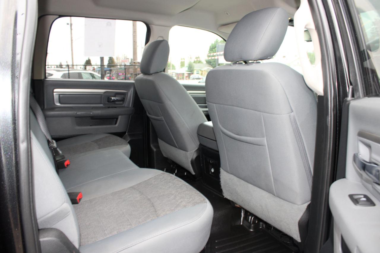 RAM 1500 Big Horn 4x2 Crew Cab 5'7" Box 2017