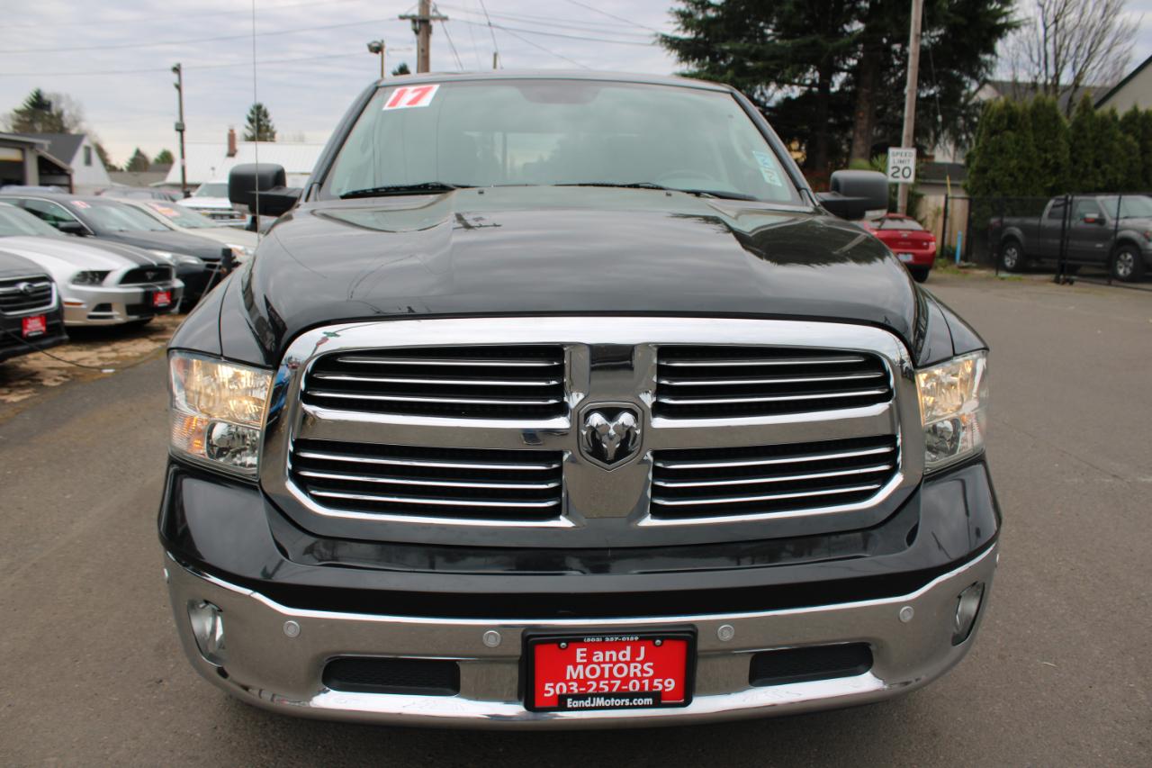 RAM 1500 Big Horn 4x2 Crew Cab 5'7" Box 2017