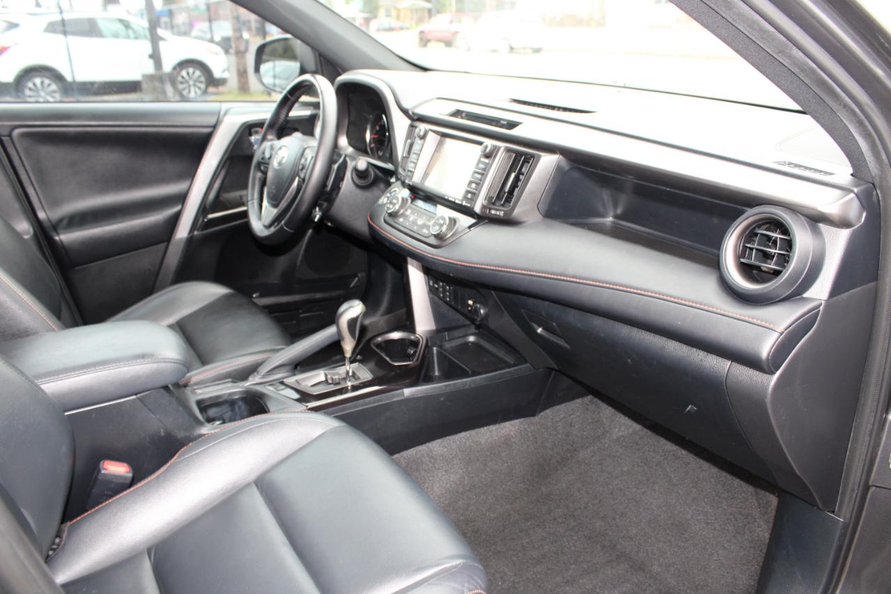 Toyota RAV4 AWD 4dr SE (Natl) 2016