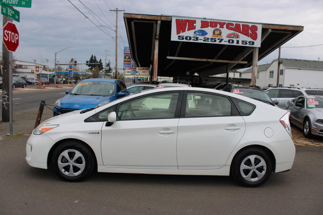 Toyota Prius 5dr HB Three (Natl) 2012