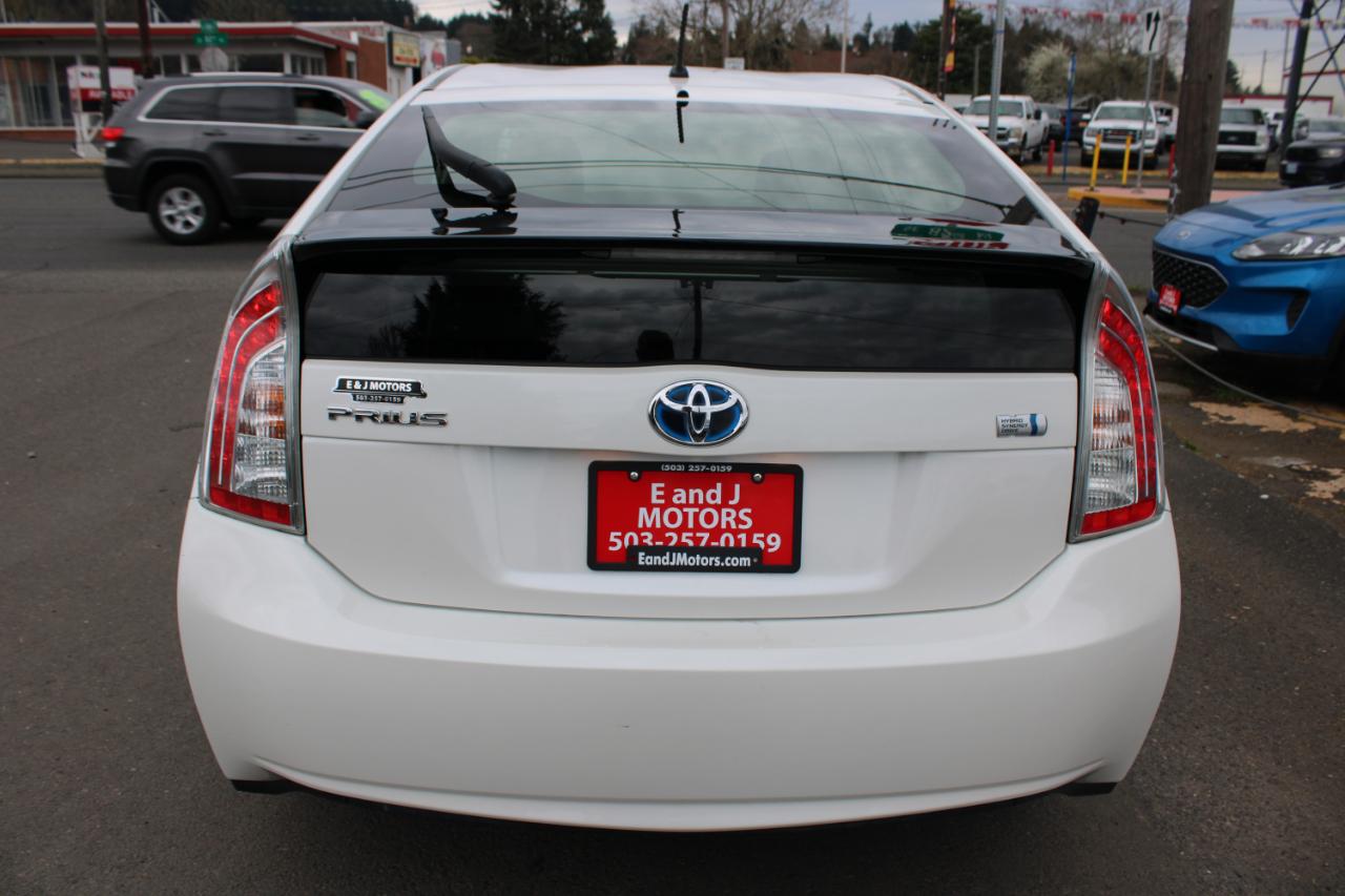 Toyota Prius 5dr HB Three (Natl) 2012