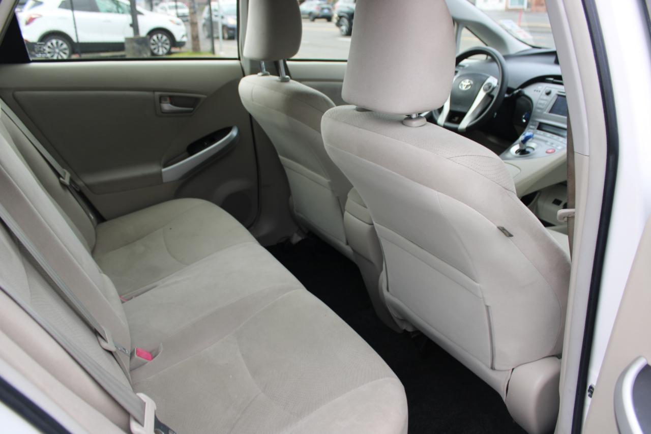 Toyota Prius 5dr HB Three (Natl) 2012