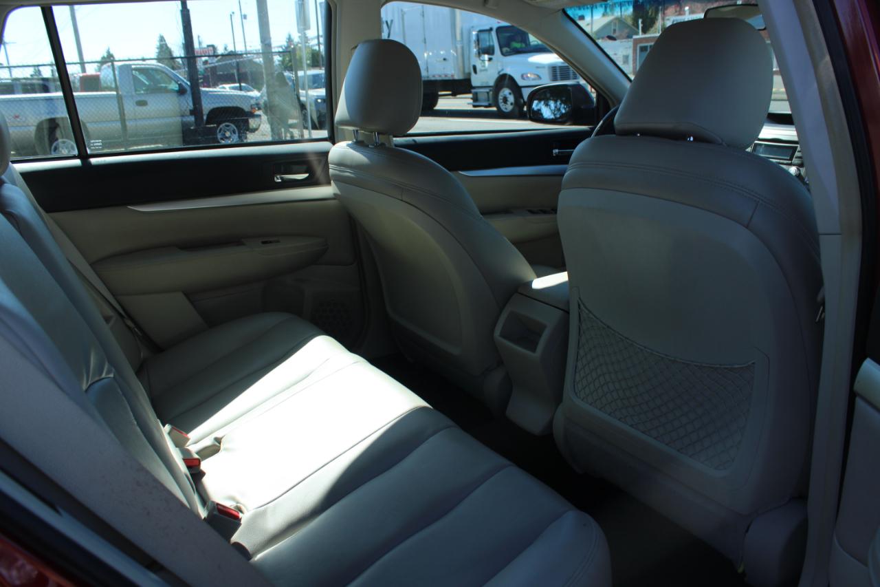 Subaru Outback 4dr Wgn H4 Auto 2.5i 2013