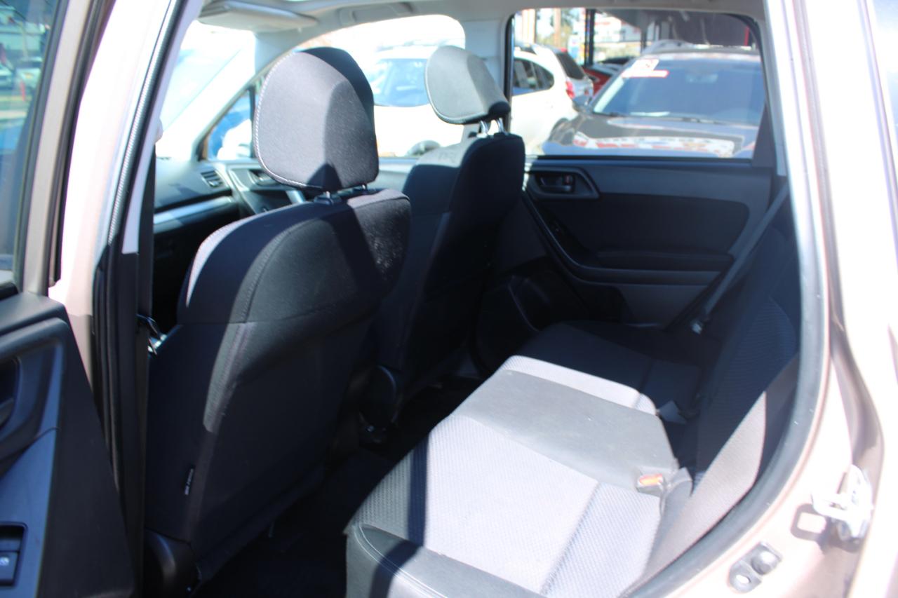 Subaru Forester 4dr CVT 2.5i Premium PZEV 2015