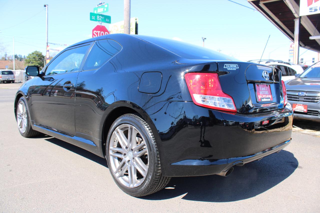 Scion tC 2dr HB Man (Natl) 2013