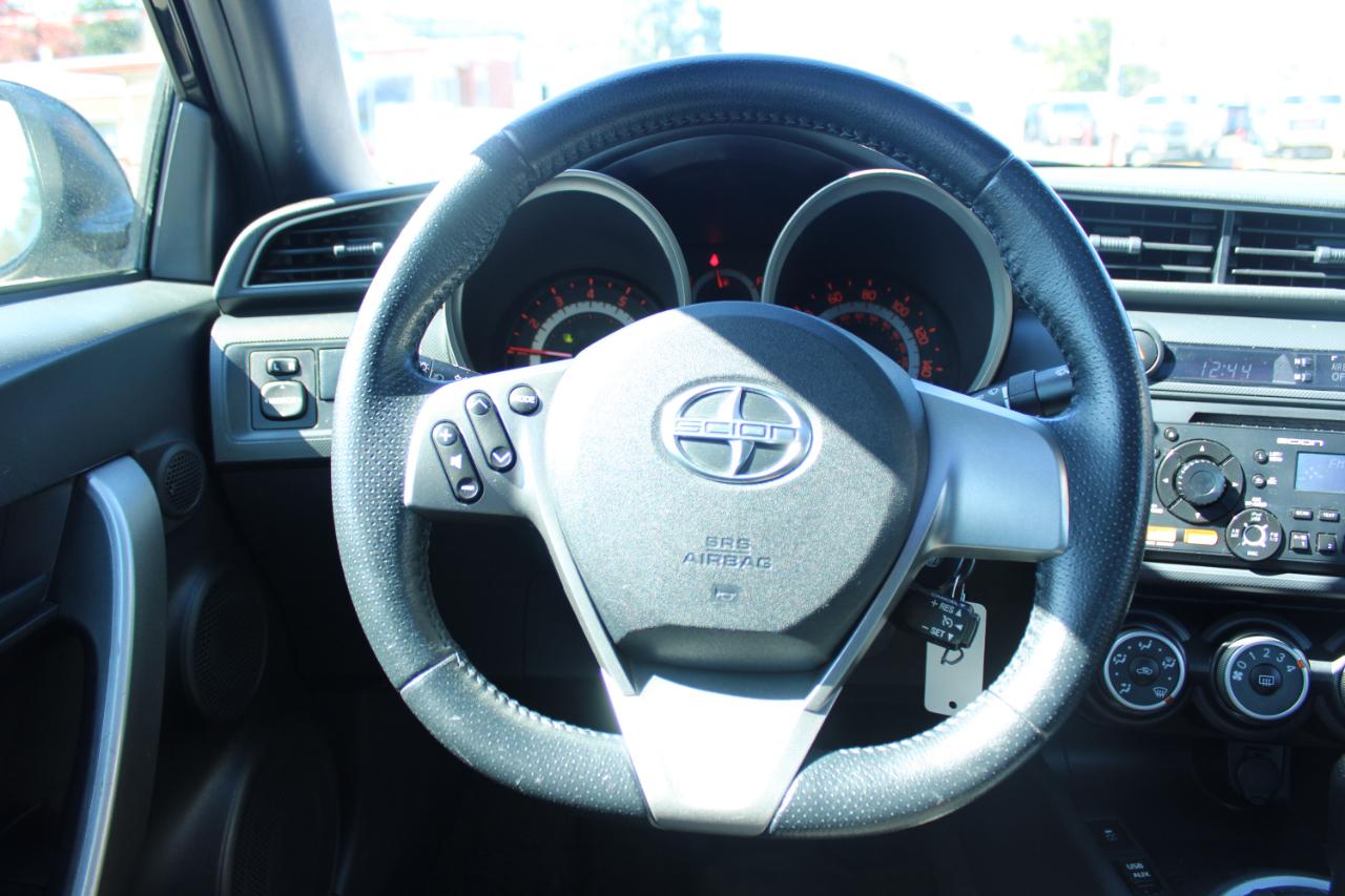 Scion tC 2dr HB Man (Natl) 2013