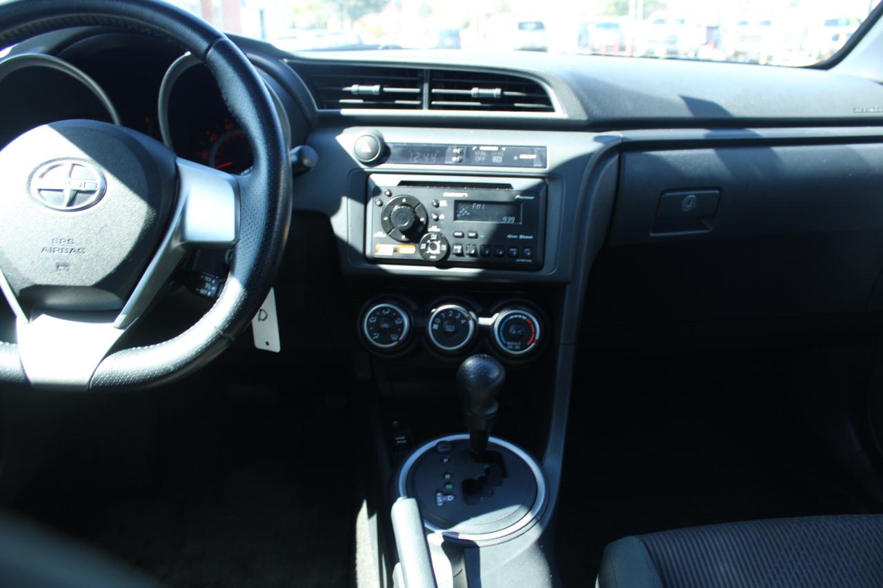 Scion tC 2dr HB Man (Natl) 2013