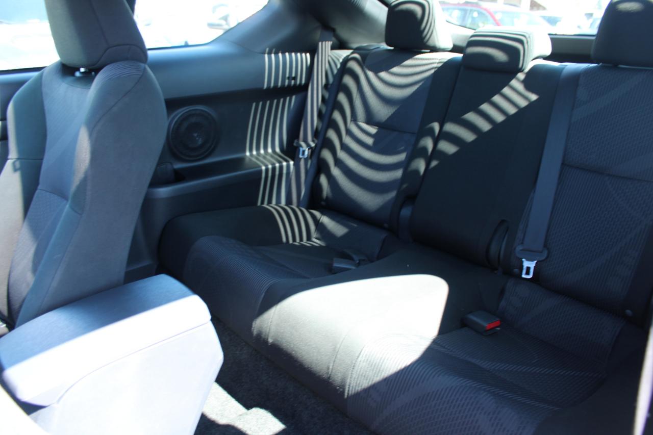 Scion tC 2dr HB Man (Natl) 2013