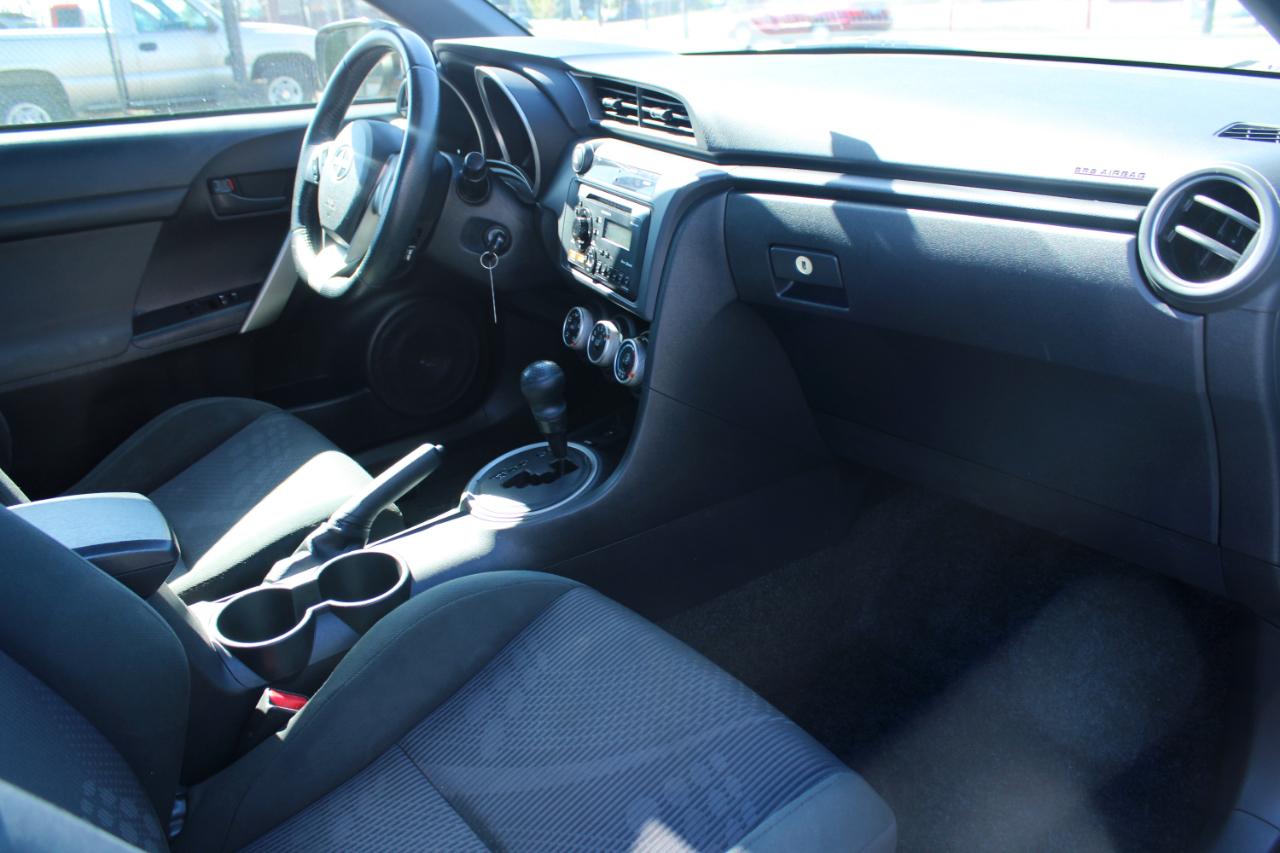 Scion tC 2dr HB Man (Natl) 2013