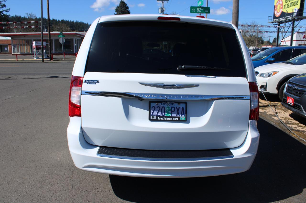 Chrysler Town & Country 4dr Wgn Touring 2016